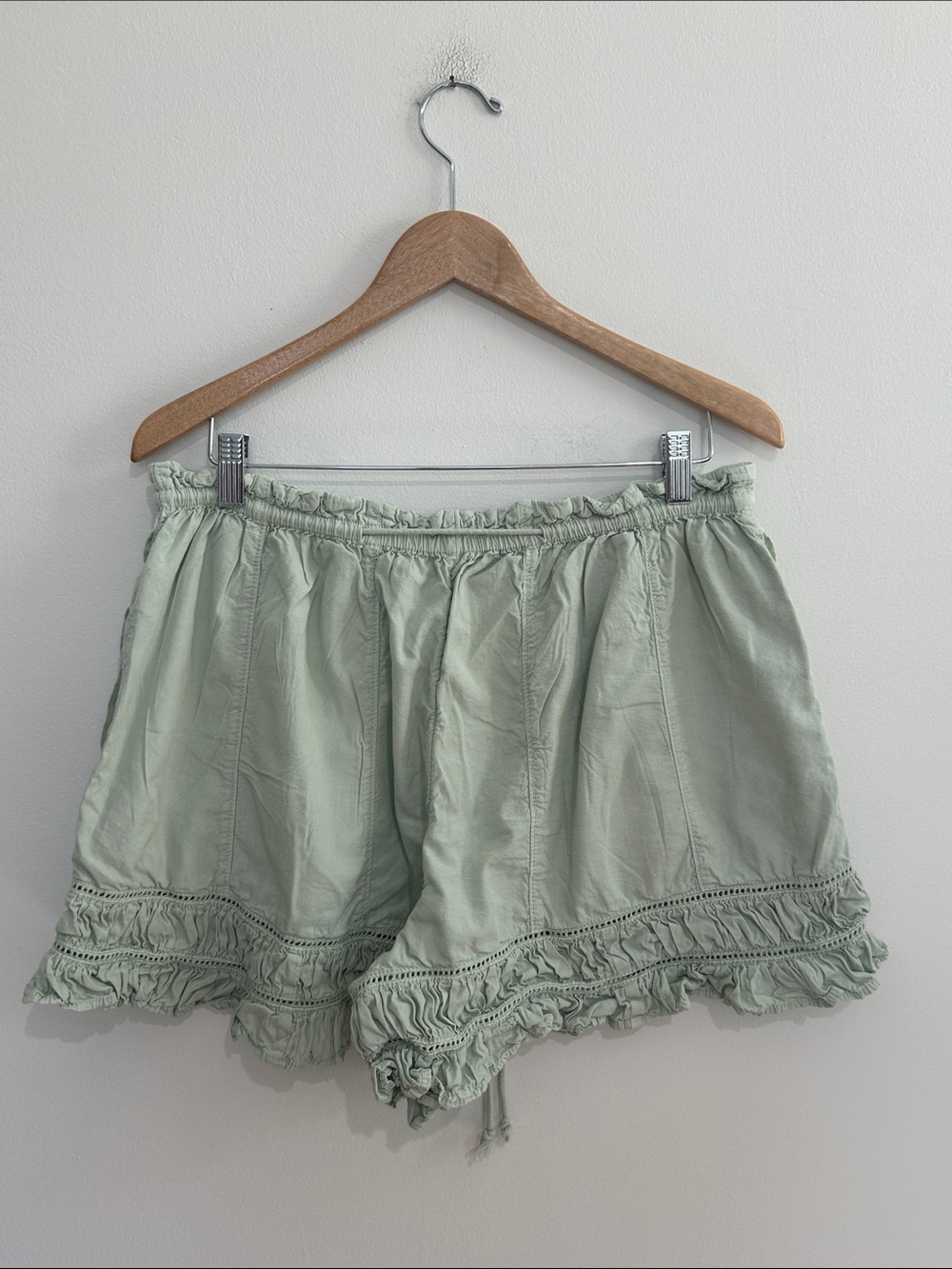 Free People Cambridge Pull On ShortsSage Green Size Large EUC - Picture 4 of 6
